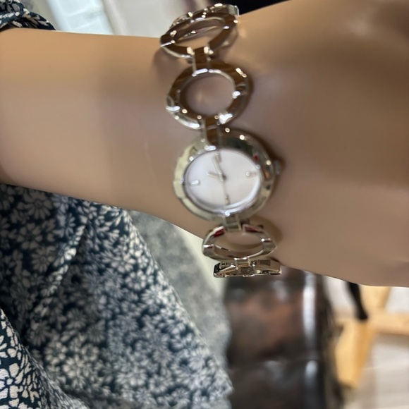 NWT❤️Avon Silverton Circle - Picture 5 of 5